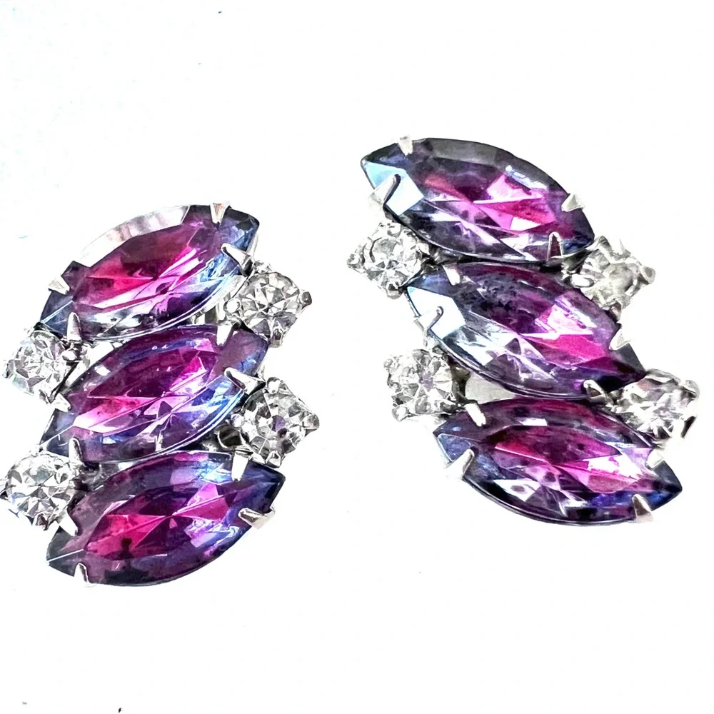 Vintage rhinestone clip